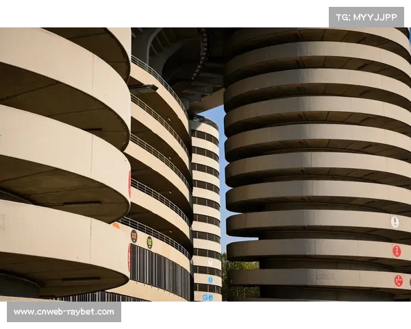 梅阿查球场草皮维护升级，保障德比战条件